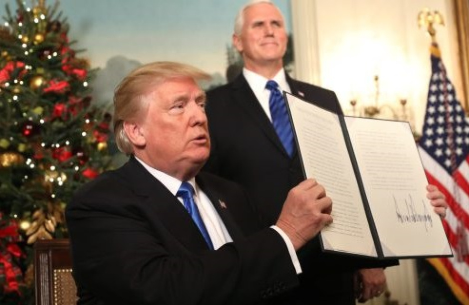 Gaszenie ognia oliwą, czyli rozgrywka Trumpa na Bliskim Wschodzie