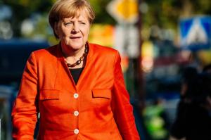 Nic nie było strategią, wszystko – improwizacją. Angela Merkel i kryzys migracyjny