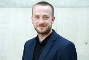 Mateusz Matyszkowicz: Inteligent w ciemnych okularach