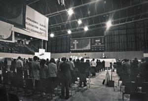 Przekroczyć nowoczesność