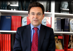 Dariusz Karłowicz prosi o wsparcie zbiórki na książkę „Mama w pracy” 
