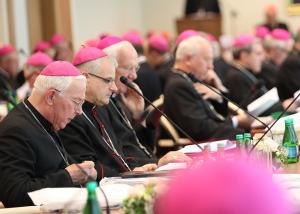 Ważne oświadczenie Episkopatu o odpowiedzialności rodziców za edukację seksualną dzieci 