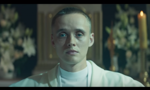 „Boże ciało” a kapłaństwo. Przypominamy recenzję filmu Jana Komasy nominowanego do Oscara