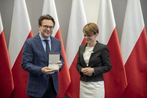 Dariusz Karłowicz nagrodzony Medalem 100-lecia Odzyskania Niepodległości
