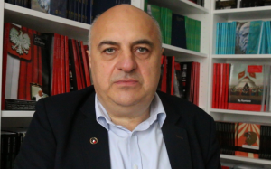 Wojciech Tomczyk zachęca do wsparcia  zbiórki na wydanie „Felietonów” 