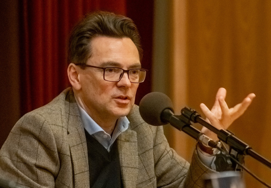 Trzcina do zmierzenia Polski. Wojciech Stanisławski o książce Dariusza Karłowicza „Teby-Smoleńsk-Warszawa”