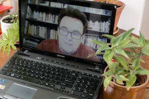Obejrzyj dyskusję wokół książki „Teby–Smoleńsk–Warszawa” Dariusza Karłowicza