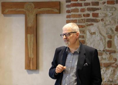 Paweł Milcarek: Pokorny nonkonformizm Antoniego
