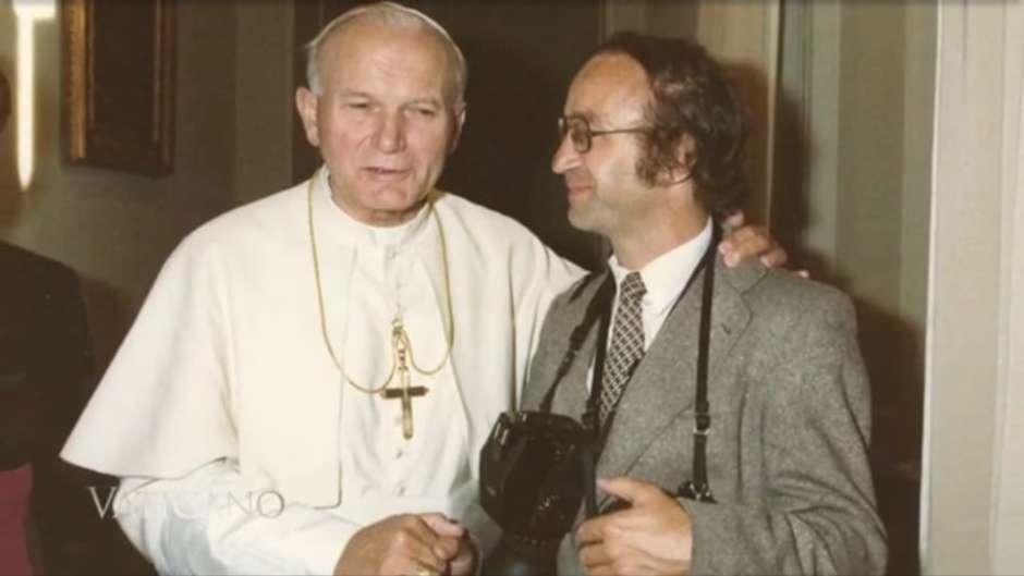 EWTN Vatican o wystawie fotografii Adama Bujaka na Angelicum