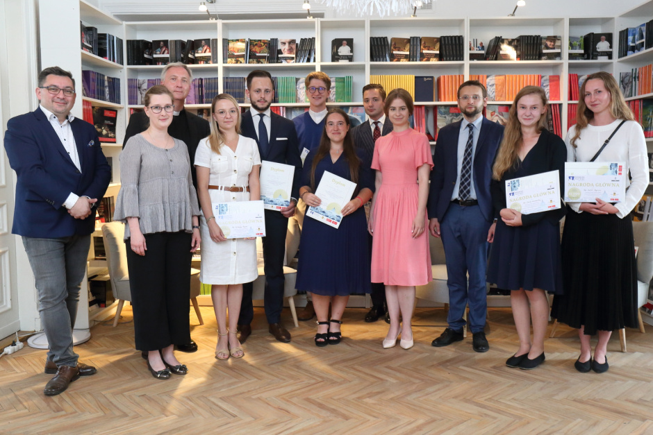 [FOTORELACJA] Znamy laureatów rocznego stypendium Instytutu Kultury św. Jana Pawła II na rzymskim Angelicum