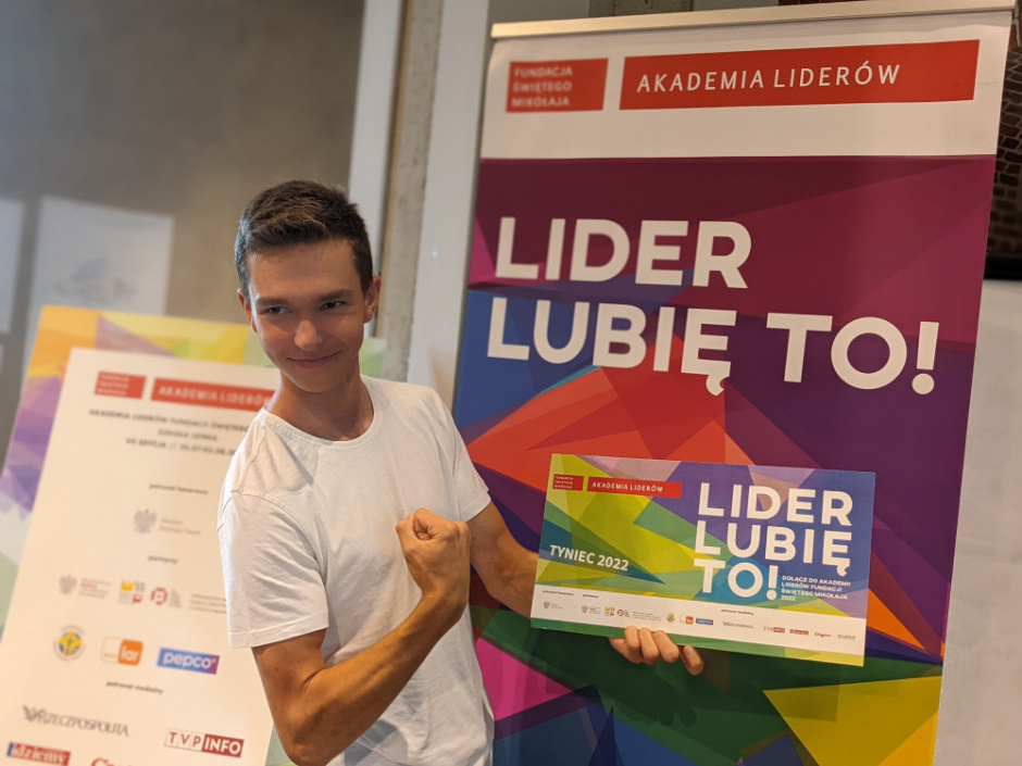 Przekuwanie marzeń w działanie. O Akademii Liderów Fundacji Świętego Mikołaja w Tygodniku „Idziemy”