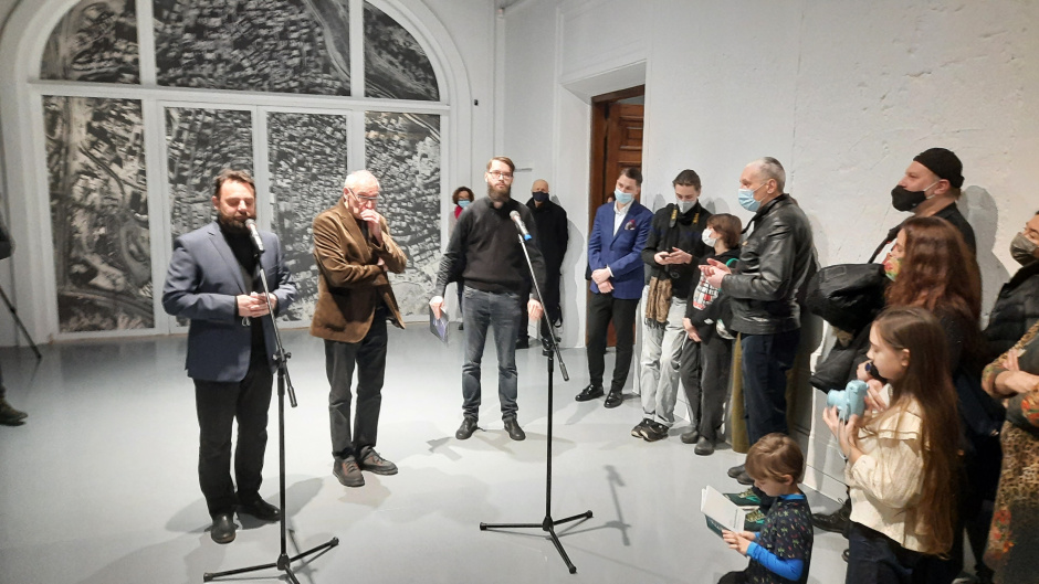 „Kraj nad Wisłą” – największa w historii wystawa prac Jarosława Modzelewskiego otwarta