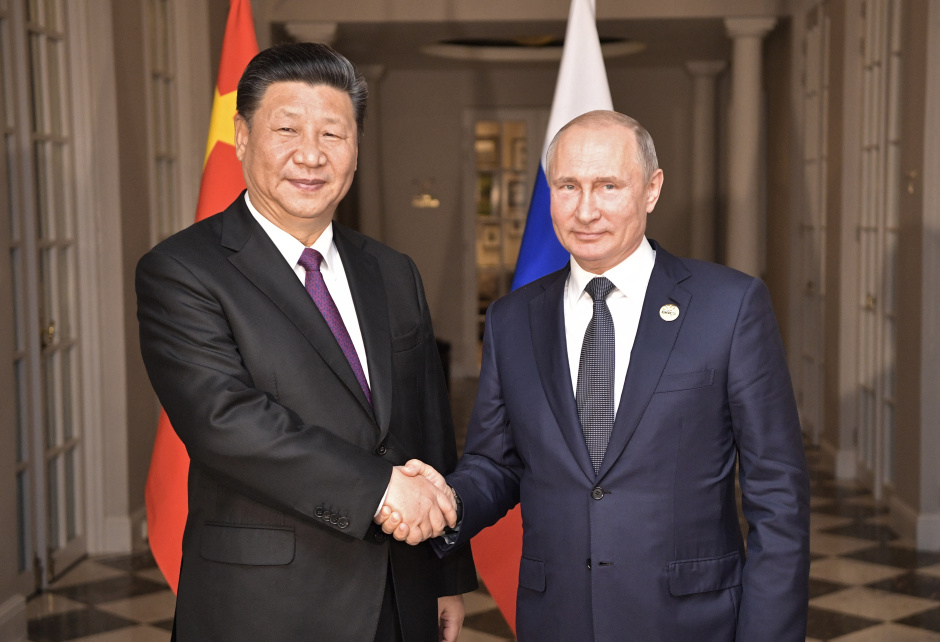Przedłużyć wojnę – Chiny wobec konfliktu w Ukrainie. Rozmowa z Bogdanem Góralczykiem