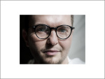 Jacek Hajnos OP – Emocjonalnie angażuje [SYLWETKA]