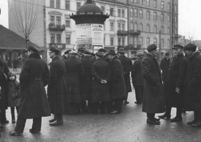 Jarosław Cymerman: Pomiędzy kulą a krzyżem. Józef Łobodowski o komunizmie, wolności i wyzwoleniu