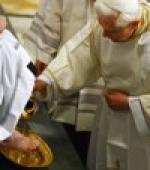Benedykt XVI: Wszyscy potrzebujemy nawrócenia, by móc przyjąć zaproszenie na Chrystusową ucztę