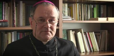 Sztuka ma wyrażać wiarę Kościoła, a nie tylko indywidualną wiarę artysty - rozmowa z bp. Michałem Janochą