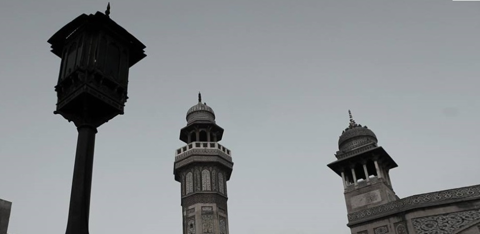 Monika Gabriela Bartoszewicz: Cień minaretu nigdy nie kładzie się przypadkiem