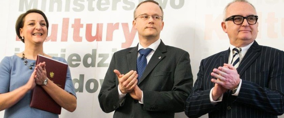 Inauguracja projektu "Zapisy terroru". Początek prac nad utworzeniem Ośrodka Badań nad Totalitaryzmami im. Witolda Pileckiego